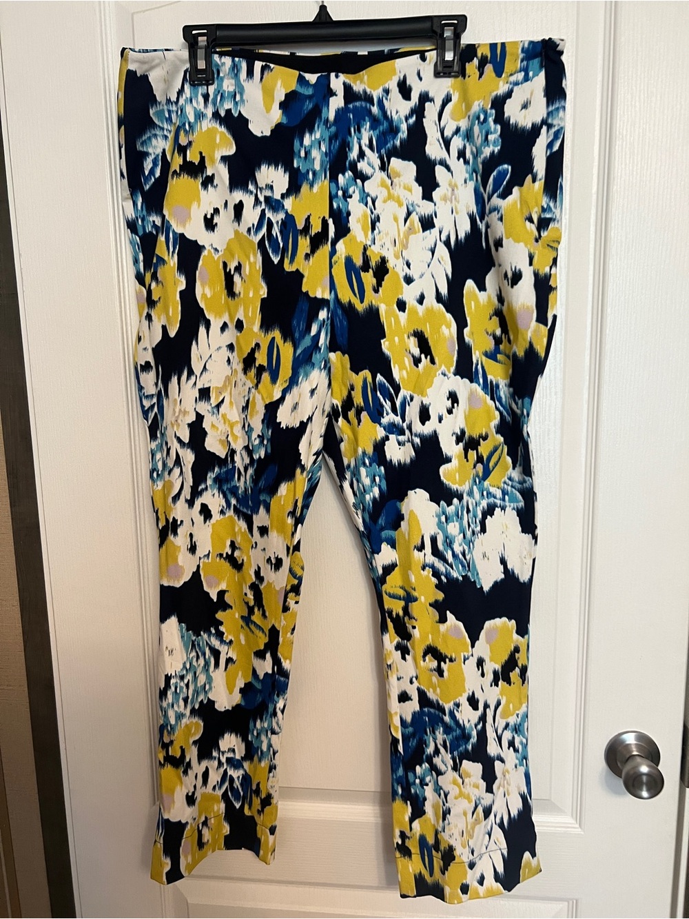 Lyssé Jane Low Rise Crop Casual Pants